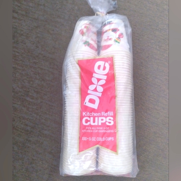 Vintage Dixie Christmas 5oz refill cups - Picture 1 of 4